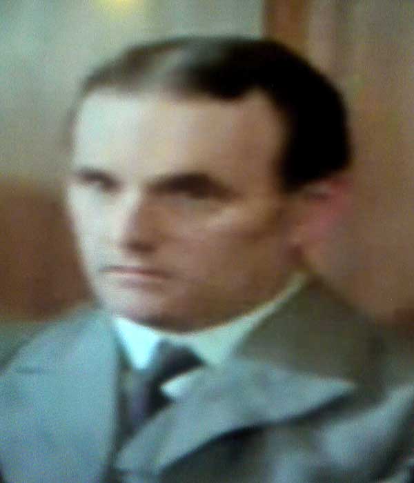 Sean Glenn in 'Sherlock Holmes' Granada TV close up of sean dressed for his part in sherlock homes in victorian light aqua blue suit and chubjy tie looking extremely menacing indeed